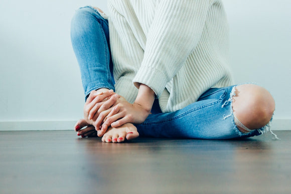 5 Signs your Foot Pain is Caused by wearing Wrong Size Shoes