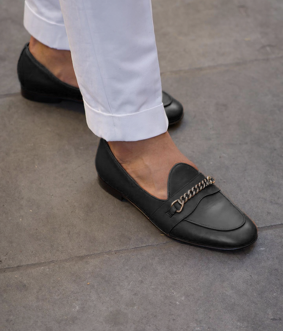 Black Leather Guida Loafers With Chain
