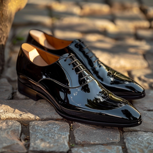 Black Patent Leather Duccio Lace-Up Pointed Oxford Shoes