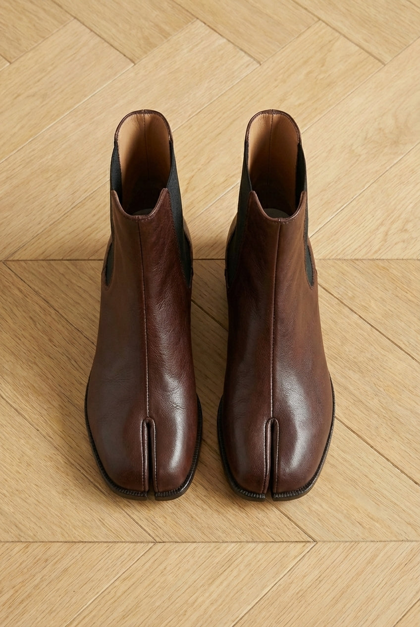 Brown Leather Amino With Split Toe Chelsea Boot