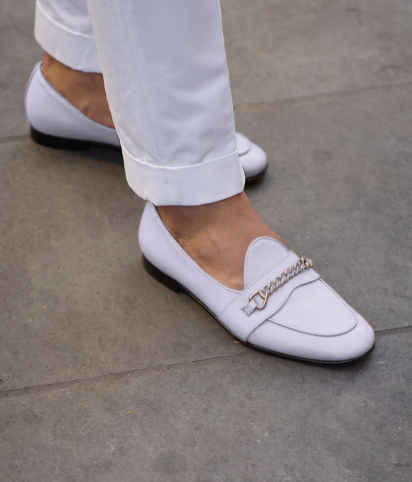 White Leather Guida Loafers With Chain