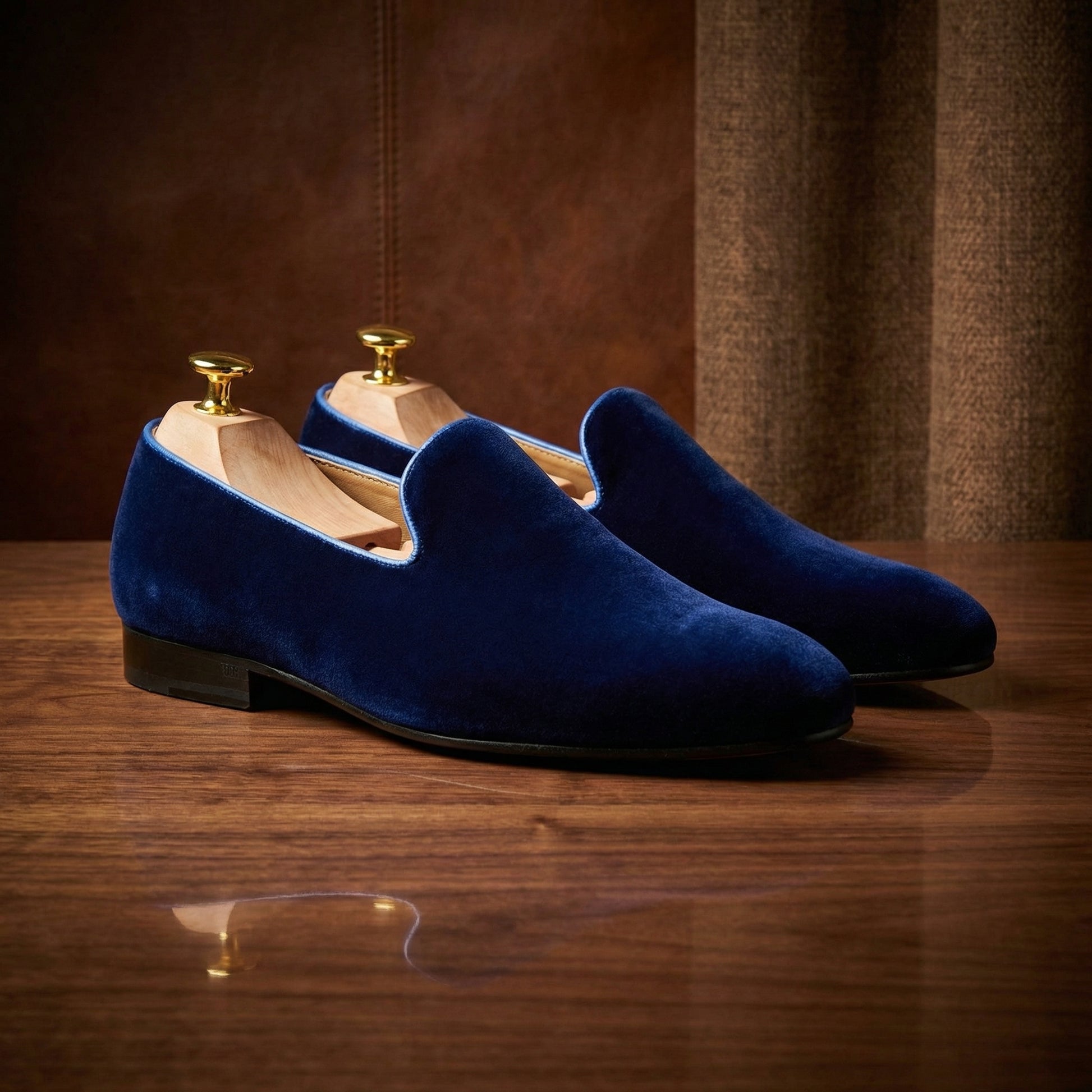 Blue Velvet Cavalry Guards Embroidered Loafers Costoso Italiano Blue Velvet Cavalry Guards Embroidered Loafers Costoso Italiano
