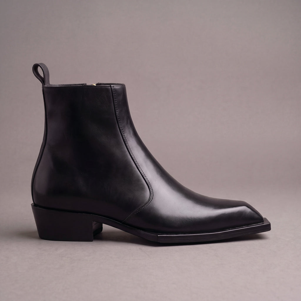 Black leather Levante zipper boot, side view