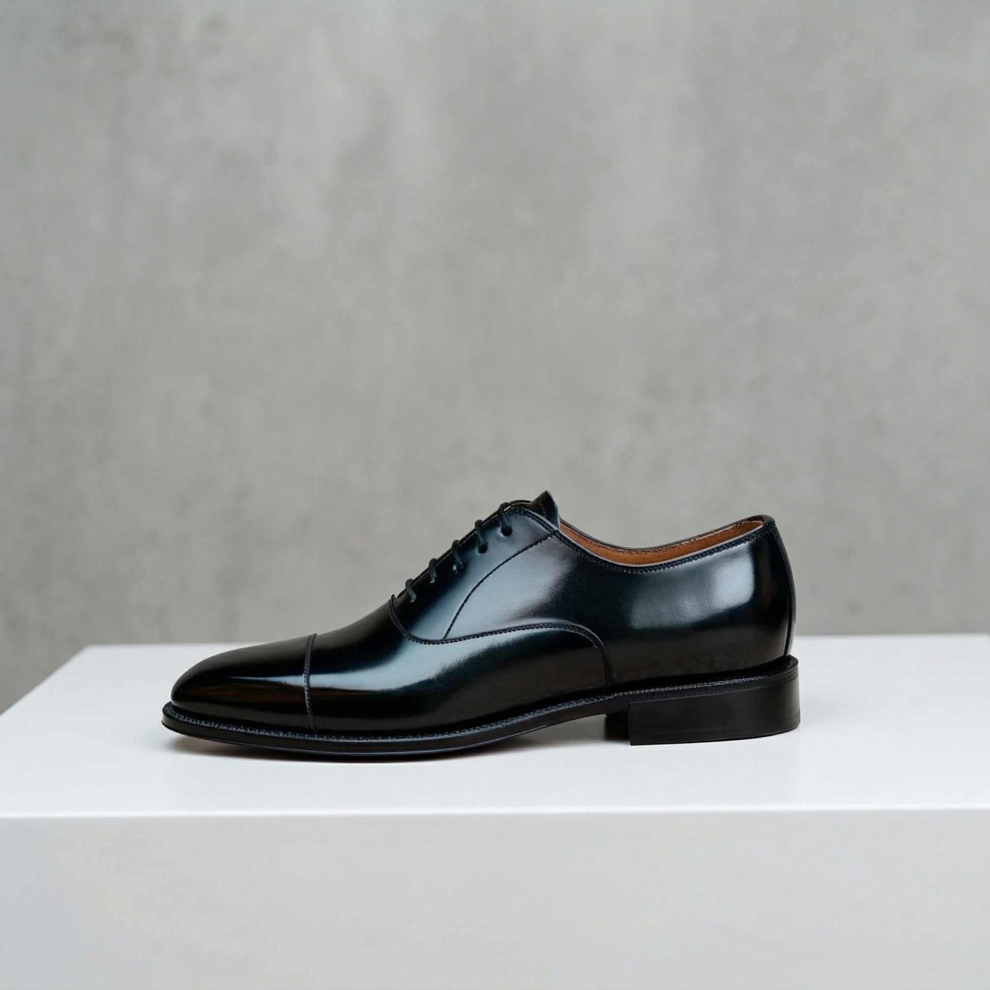 Black Leather Oruro Toe Cap Balmoral Oxford Shoes