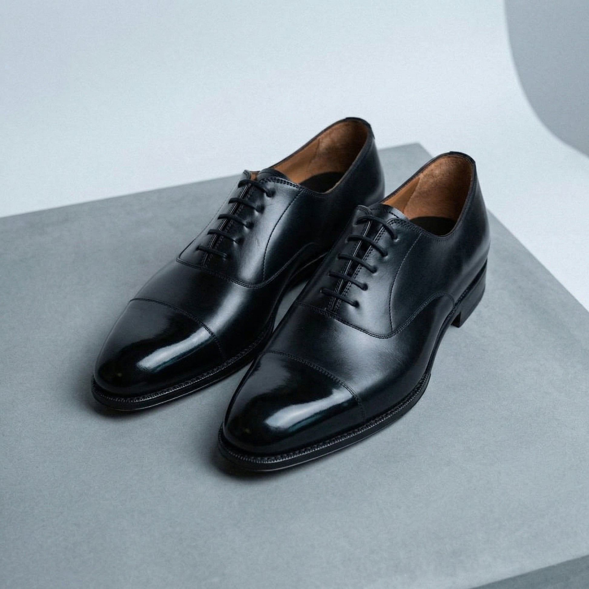 Black Leather Oruro Toe Cap Balmoral Oxford Shoes
