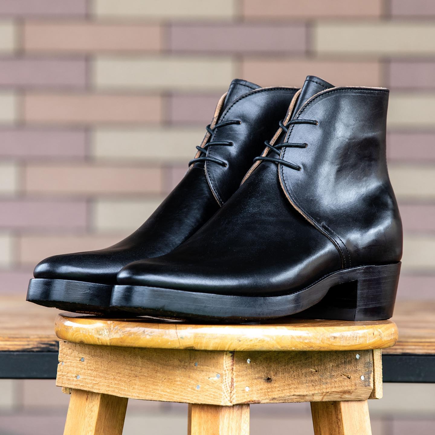 Black Leather Fylde Lace Up Chukka Boots