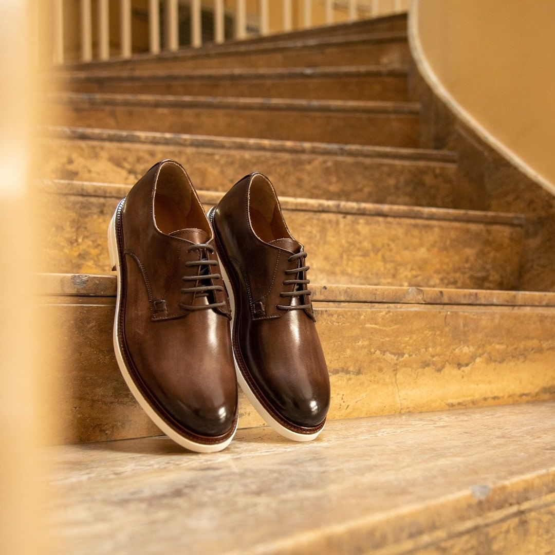Brown Leather Caracas Brogue Derby Shoes with White Leather Sole - Sum Costoso Italiano Brown Leather Caracas Brogue Derby Shoes with White Leather Sole - Sum Costoso Italiano